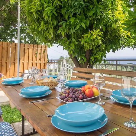 Mediterranean House - Forest Marjan