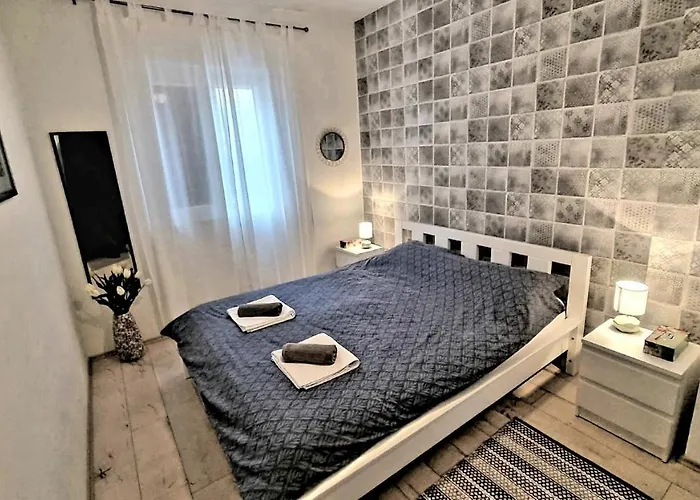 Mediterranean House - Forest Marjan Casa de Férias